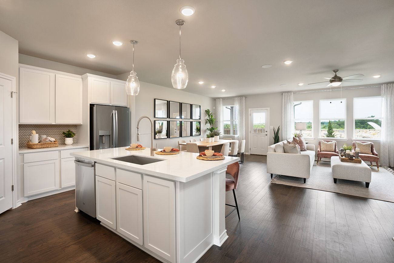 Lisso Lavaca  Kitchen island  Great Room