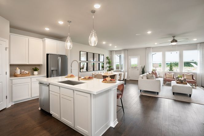 Lisso Lavaca  Kitchen island  Great Room