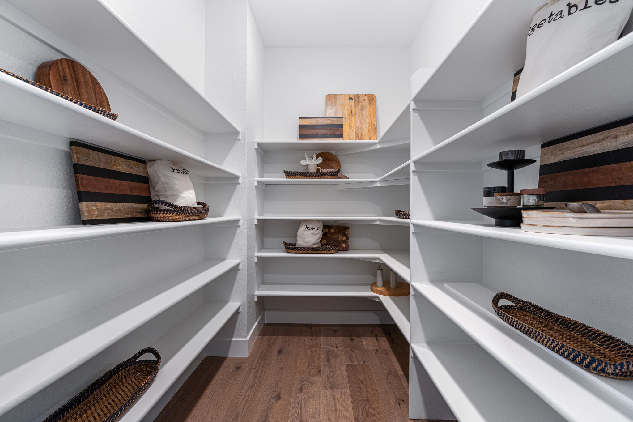 9 Taylor-Morrison-Trailstone-Vail-Pantry