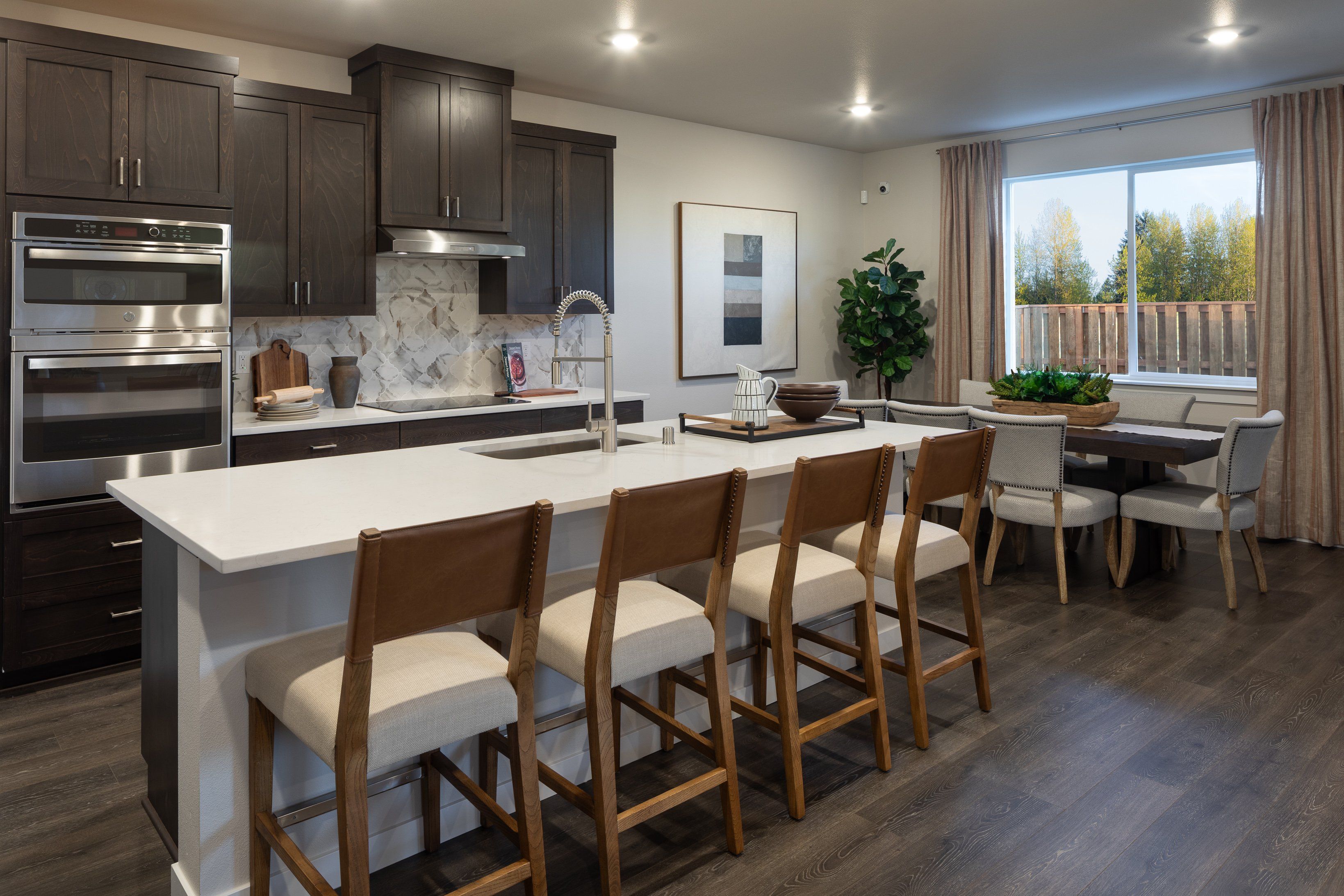 Woodin Creek Station Oakridge Kitchen Dining Room