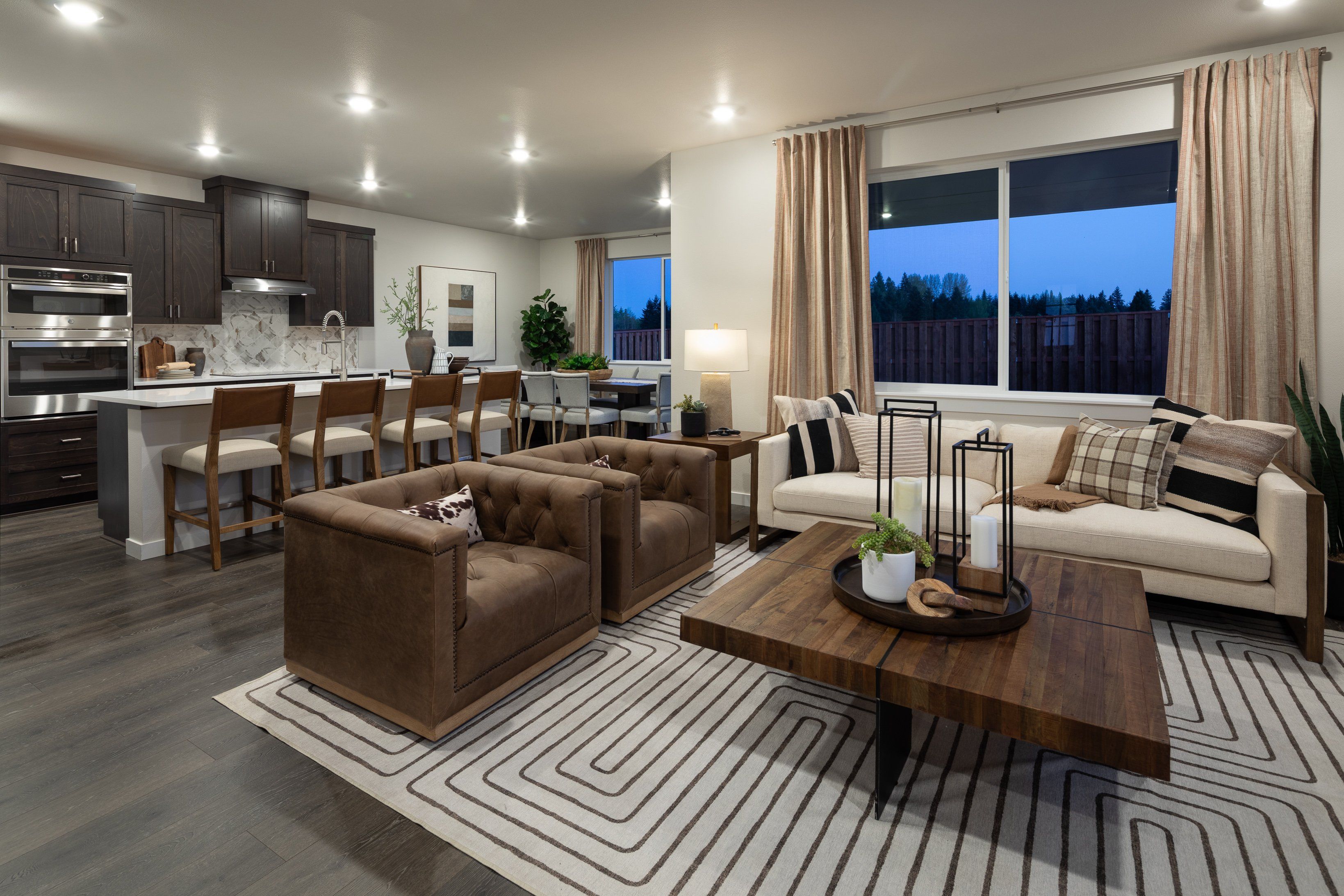 Woodin Creek Station Oakridge Great Room Kitchen