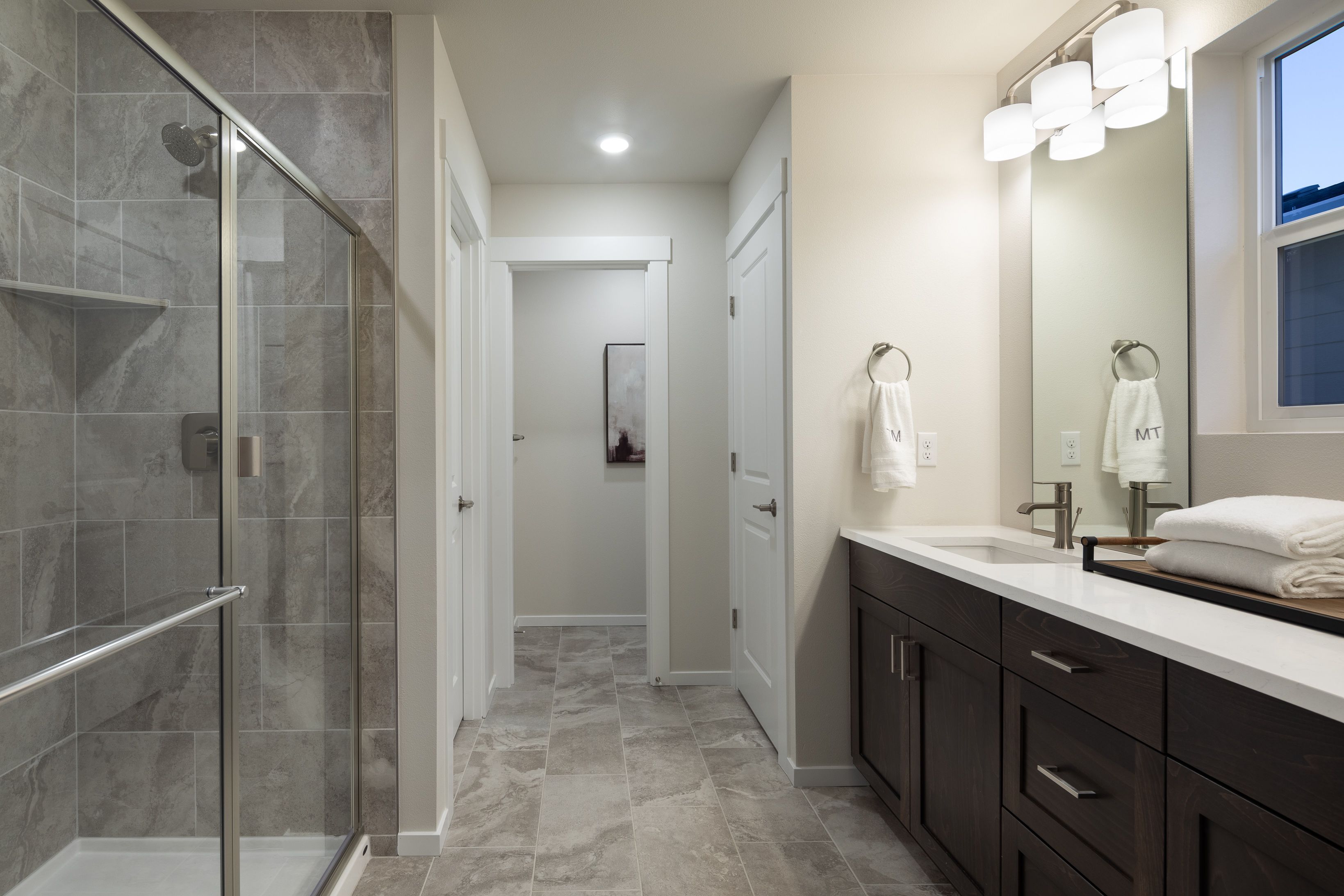 Woodin Creek Station Oakridge Primary Bathroom.jpg