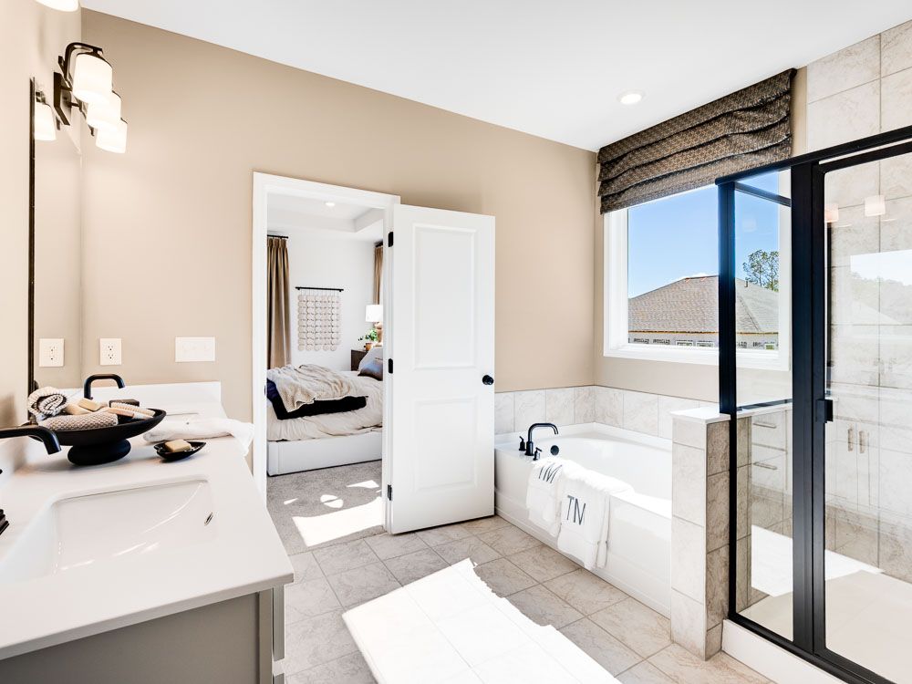 hj-ga-atlanta-oakmead-essex-lot-model-bathroom-006