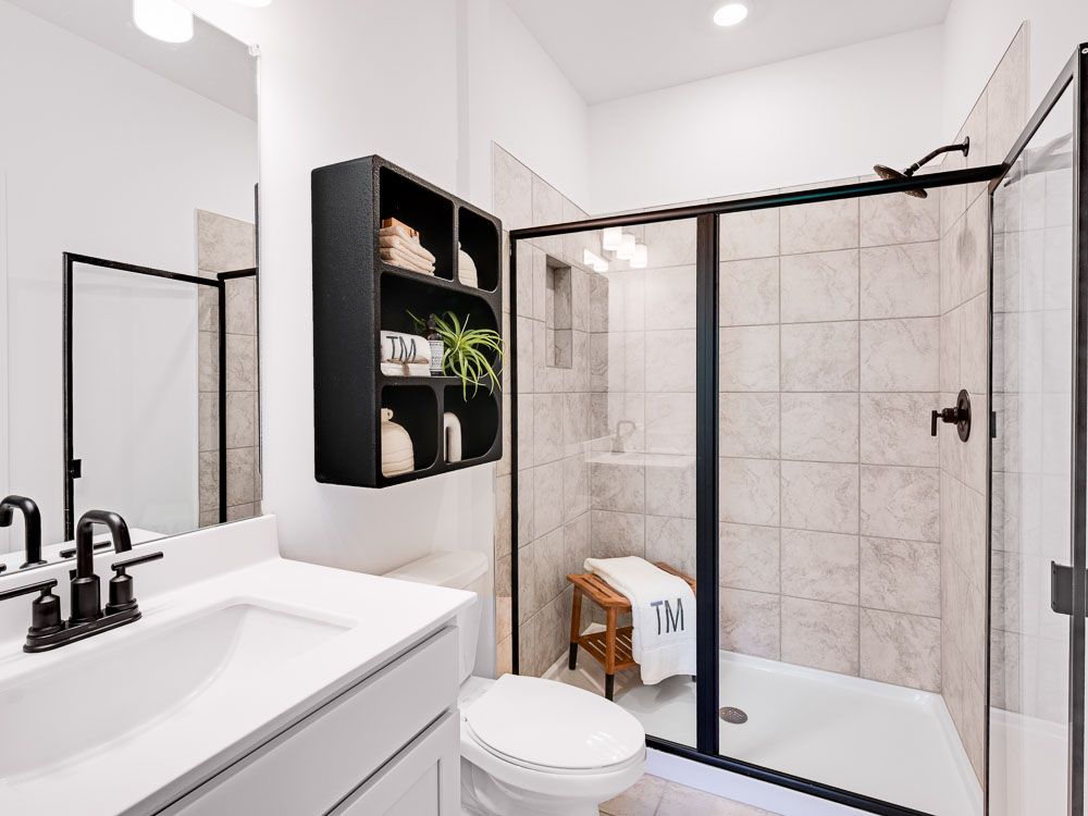 hj-ga-atlanta-oakmead-essex-lot-model-bathroom-003
