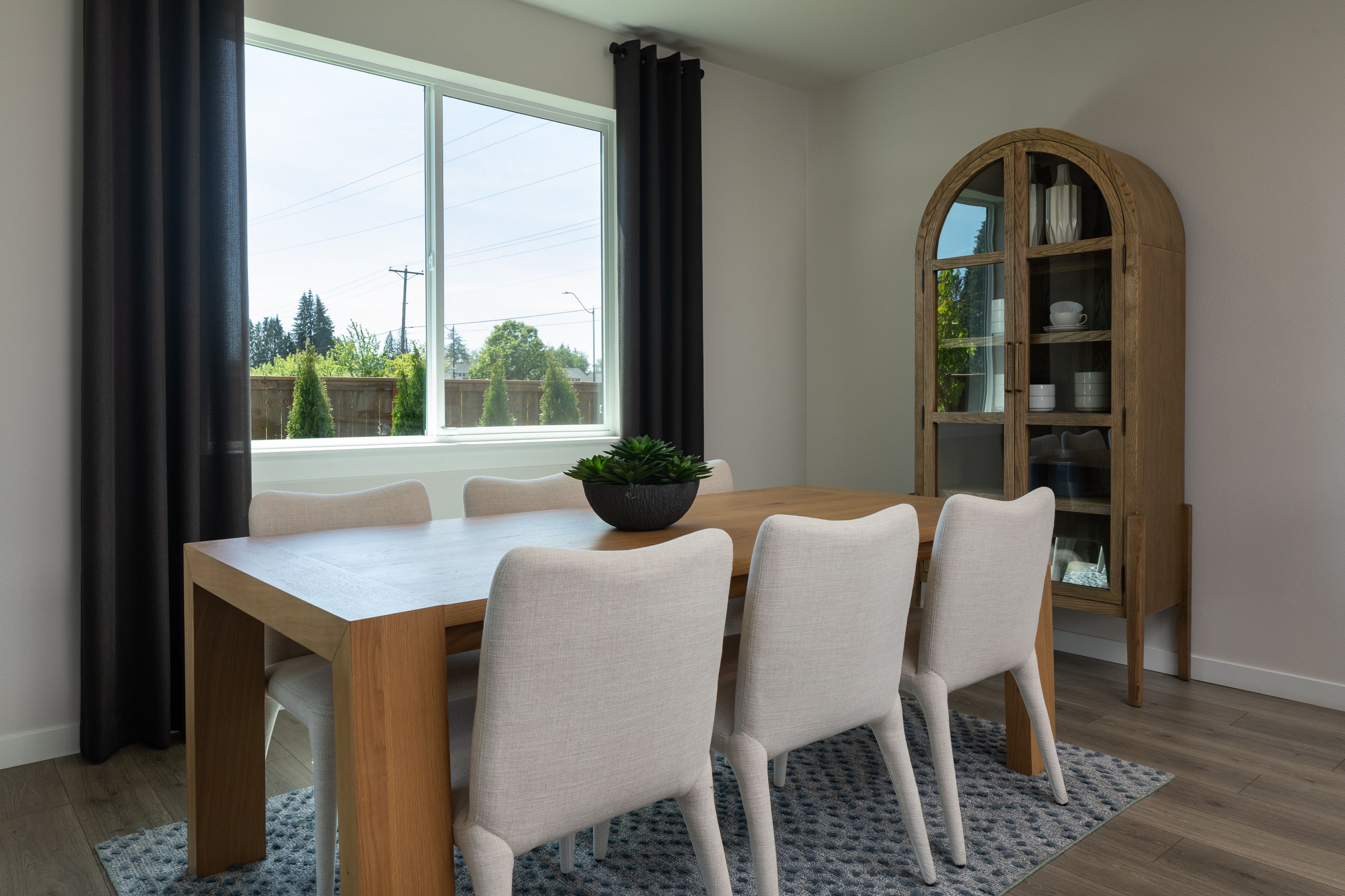 Elk Prairie Riverbend Dining Room