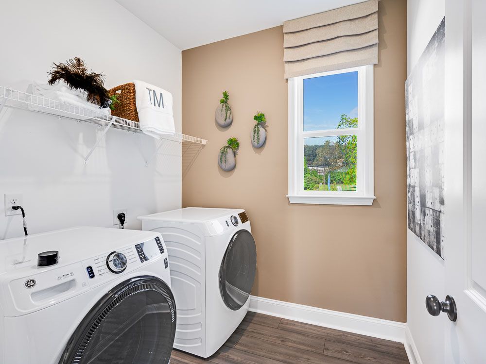 hj-ga-atlanta-oakmead-essex-lot-model-laundry...