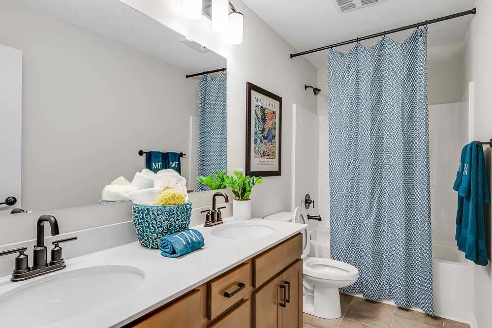 33 Hallway Bathroom