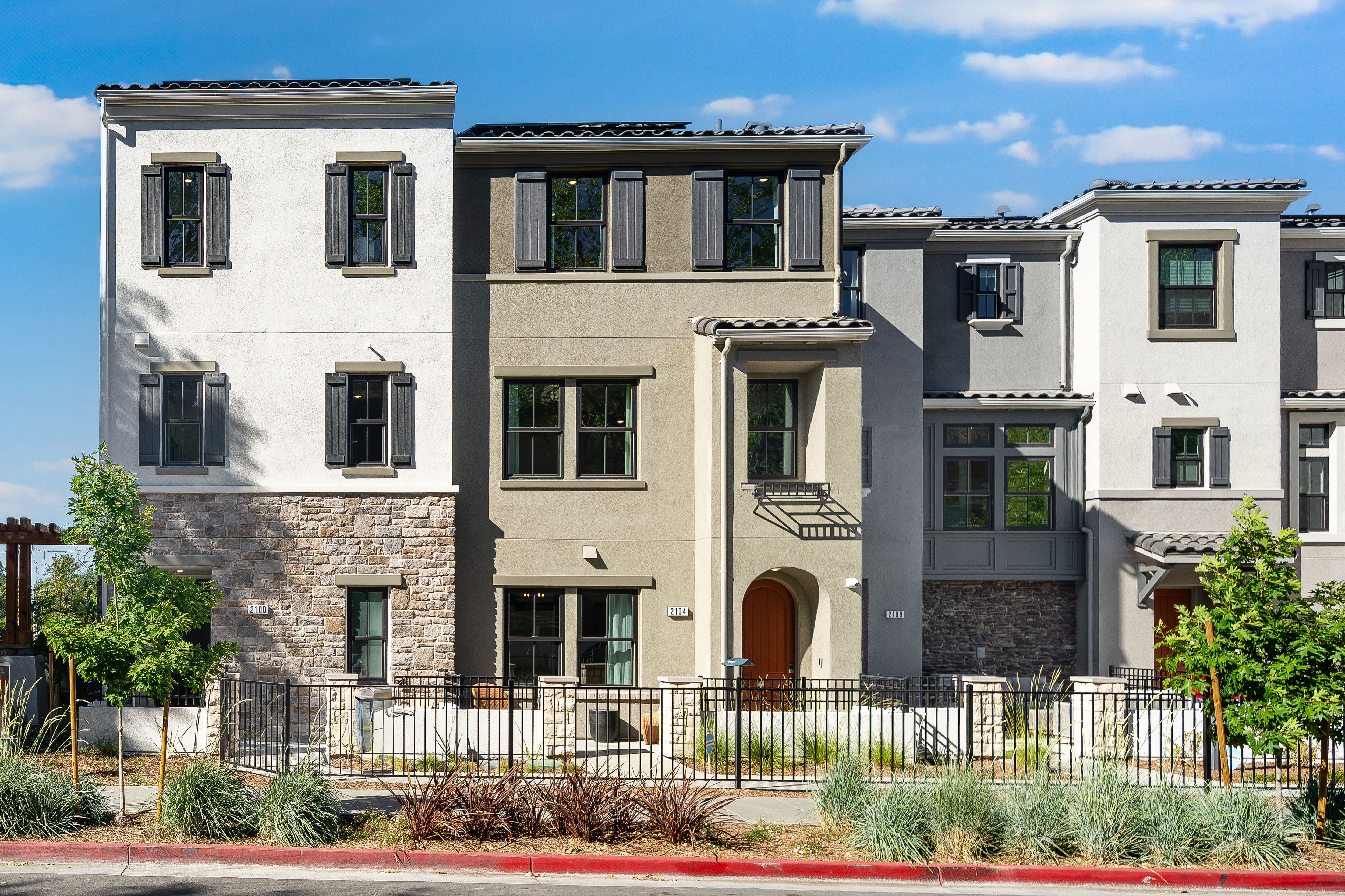 Amelia 3BX front exterior