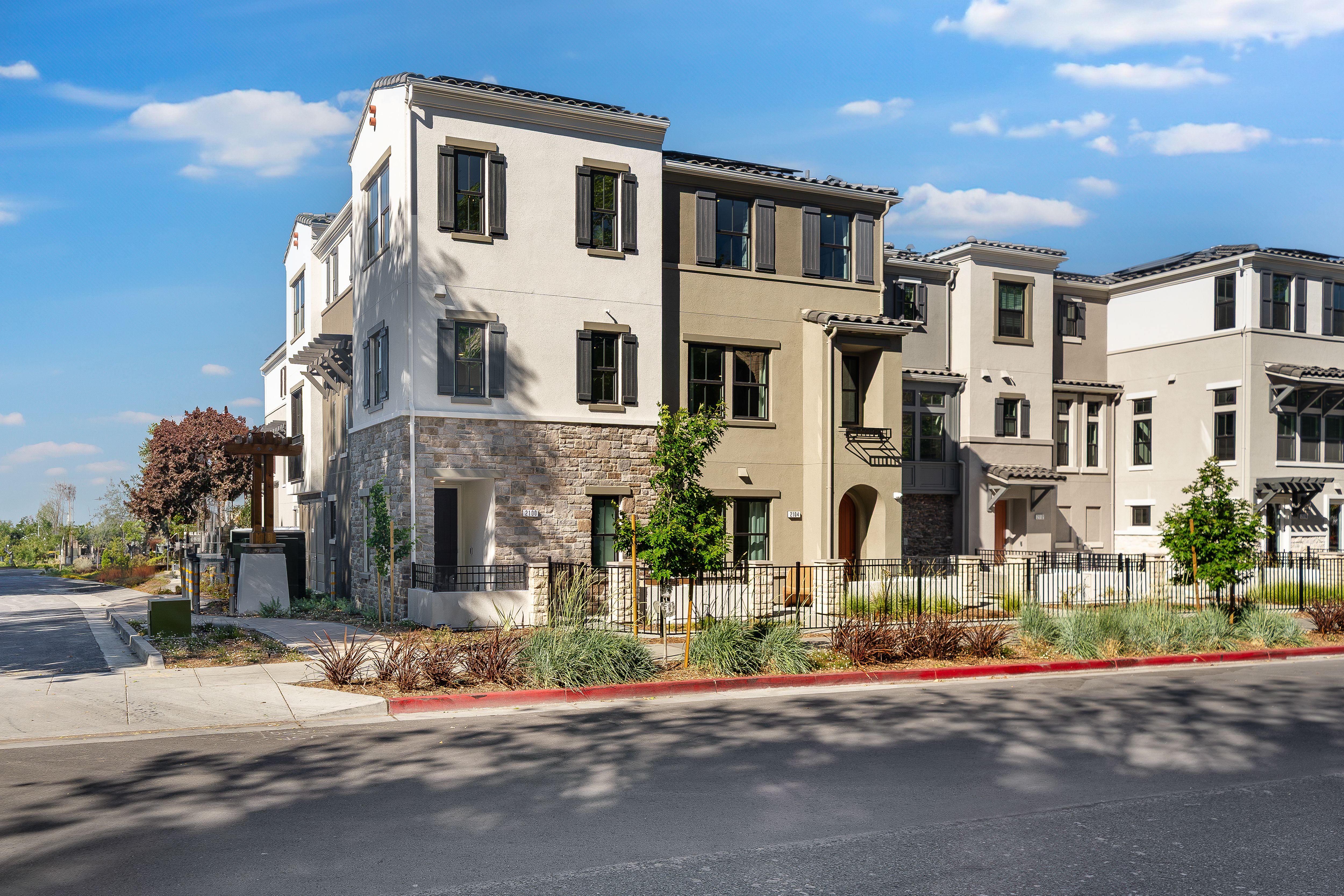 Amelia 3BX exterior corner