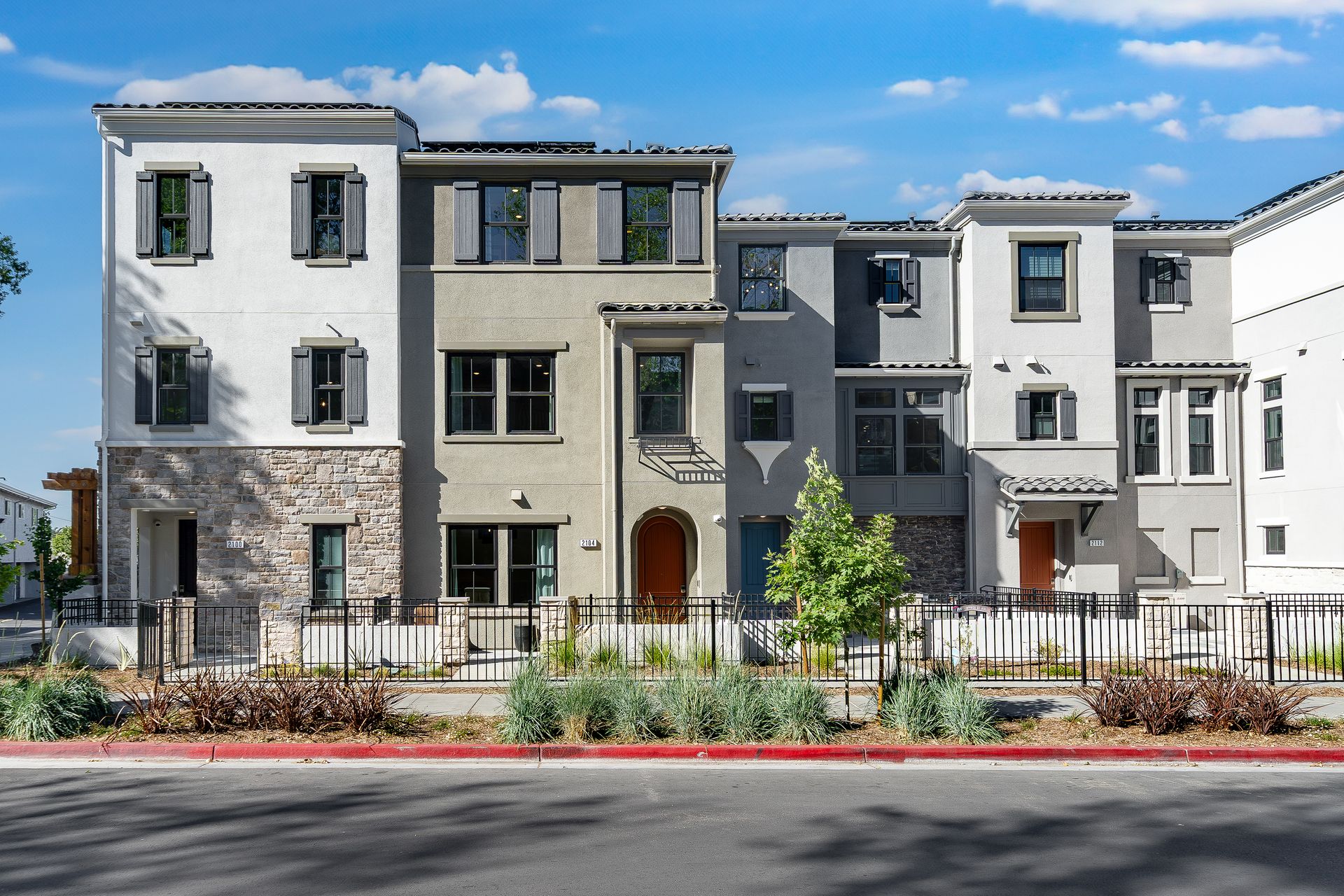 Amelia 4D front exterior
