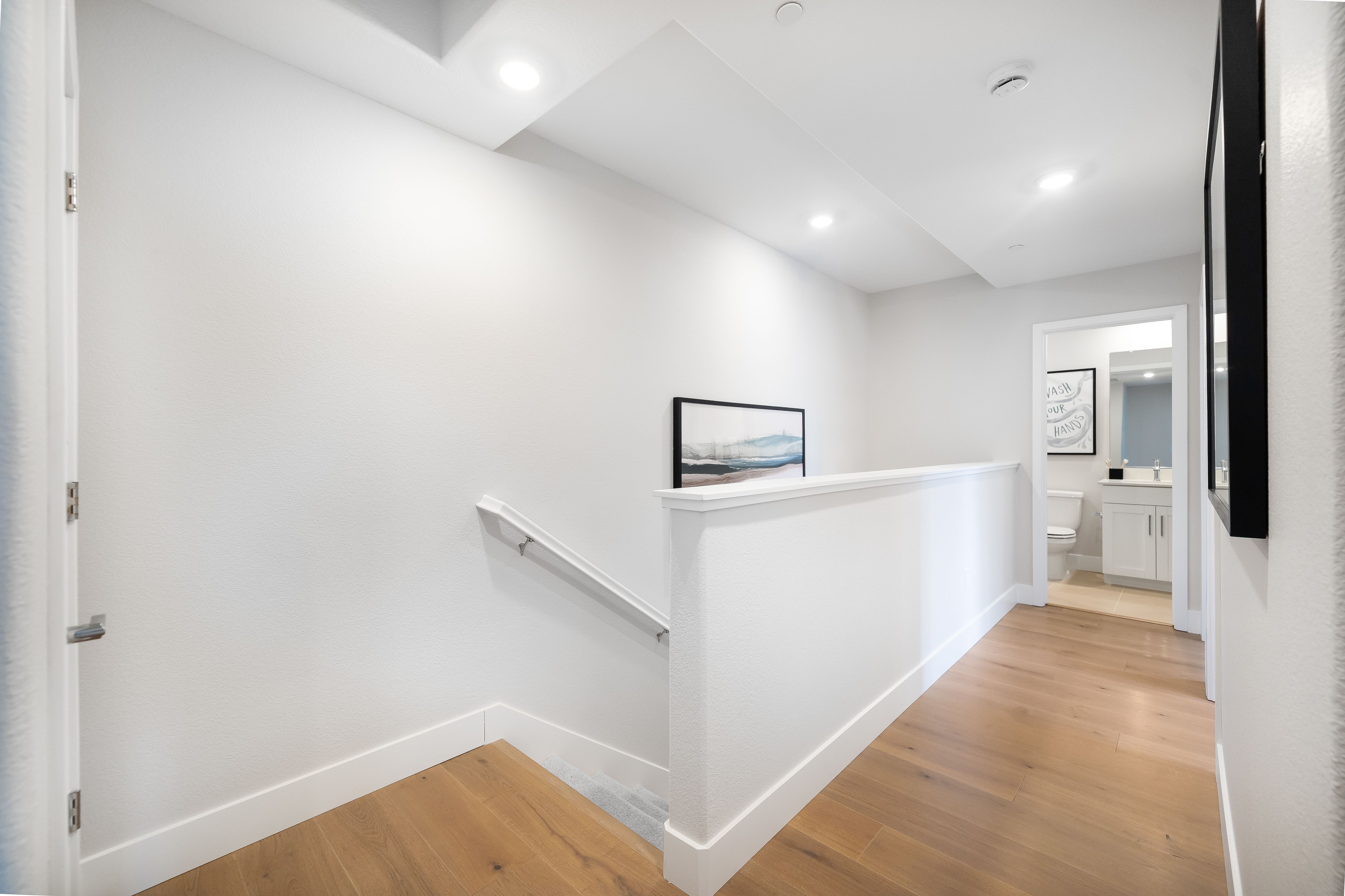 Amelia 4D upstairs hall