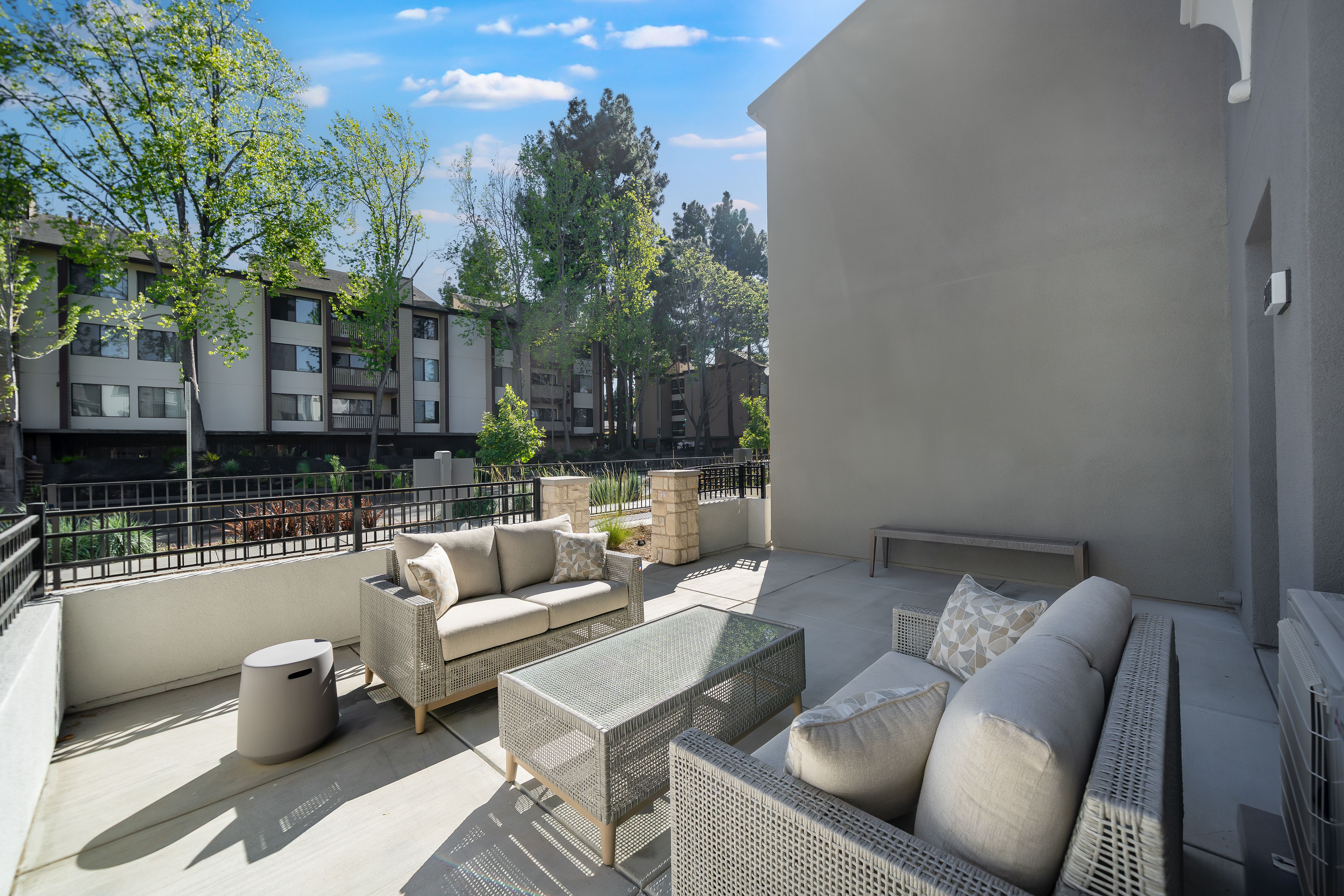 Amelia front exterior 4