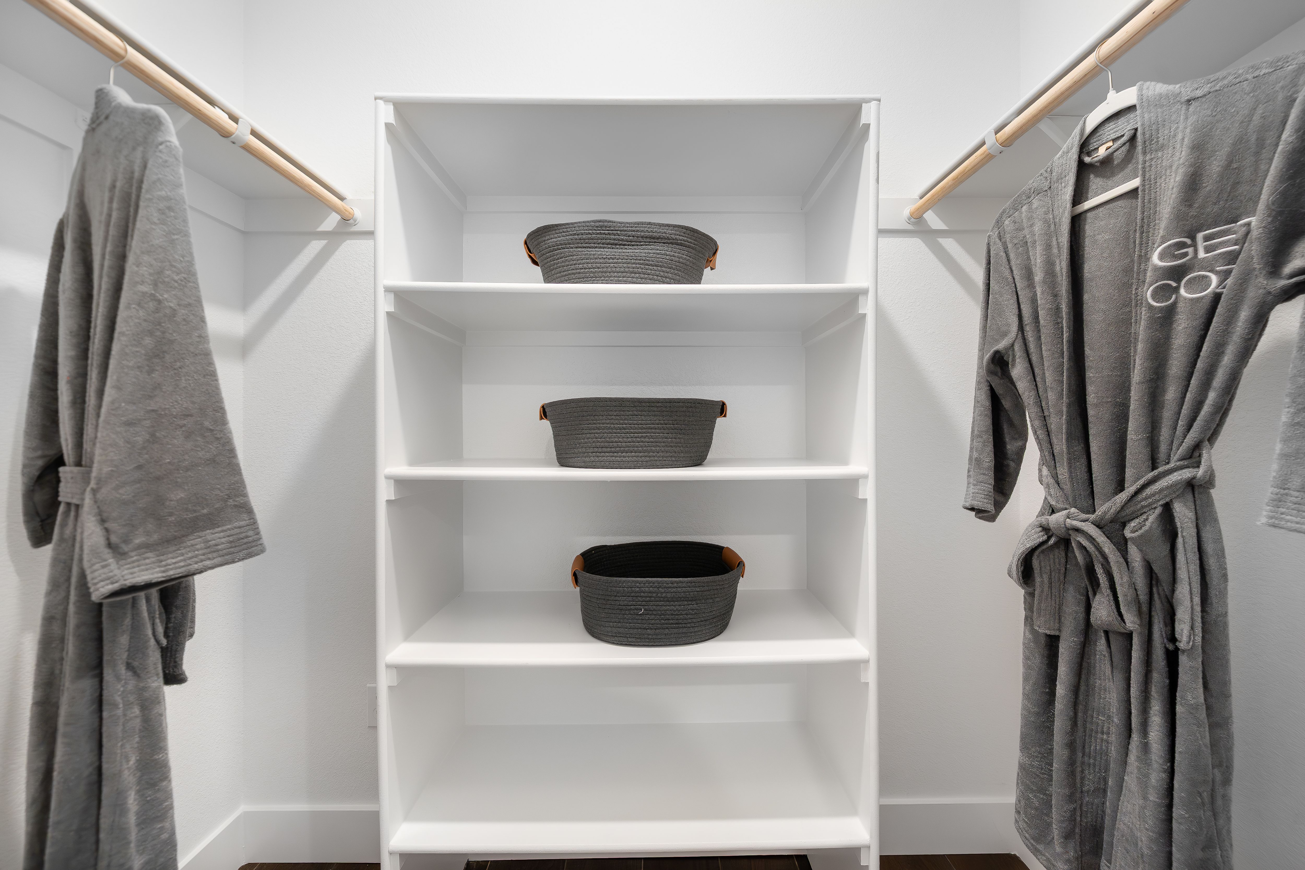 Amelia 7 Primary closet