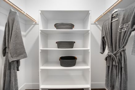 Amelia 7 Primary closet