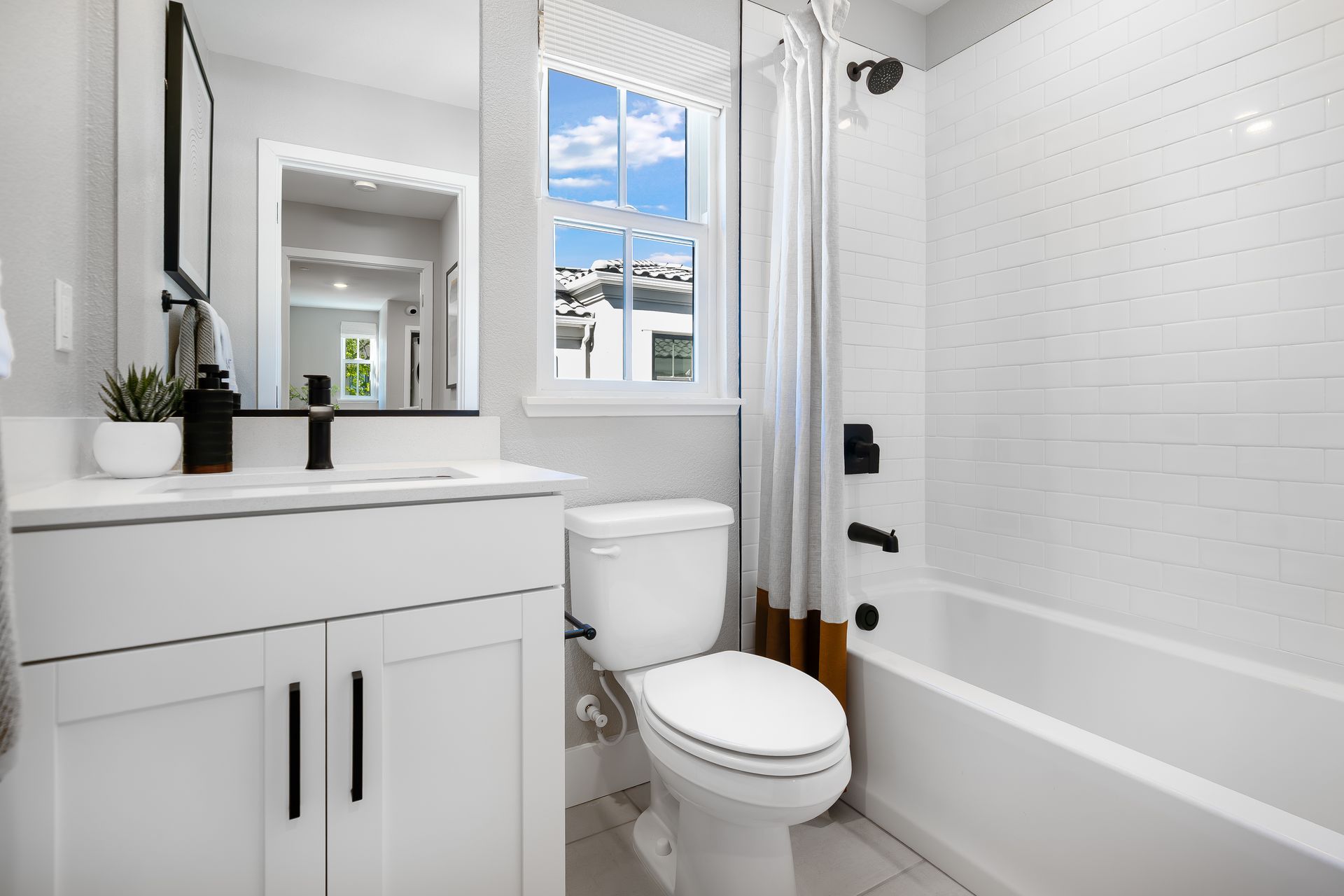 Amelia 7 Bath 2