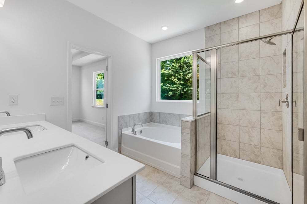 hj-ga-atlanta-oakmead-trenton-lot-2-bathroom-004
