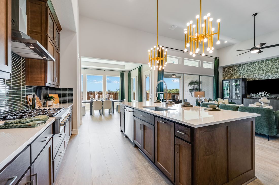 hj-tx-dallas-the-ranch-at-uptown-celina-court...