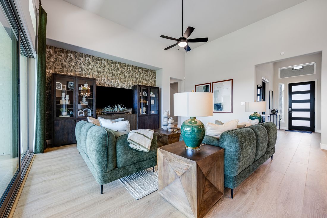 hj-tx-dallas-the-ranch-at-uptown-celina-court...