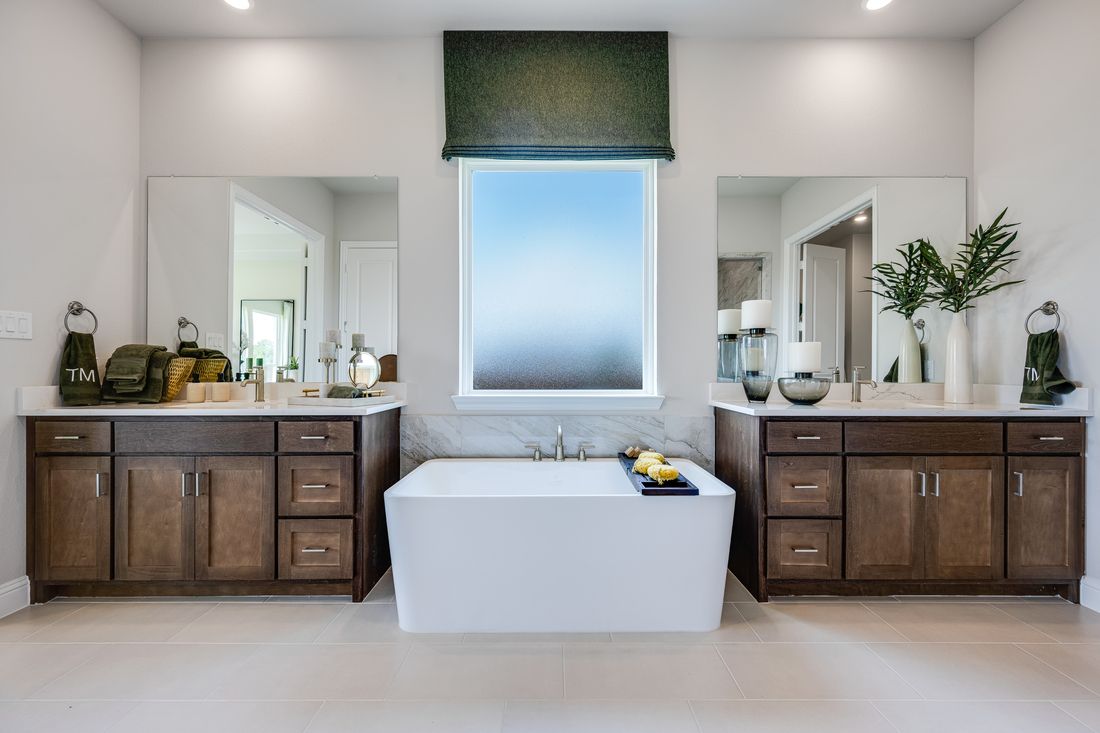 hj-tx-dallas-the-ranch-at-uptown-celina-court...