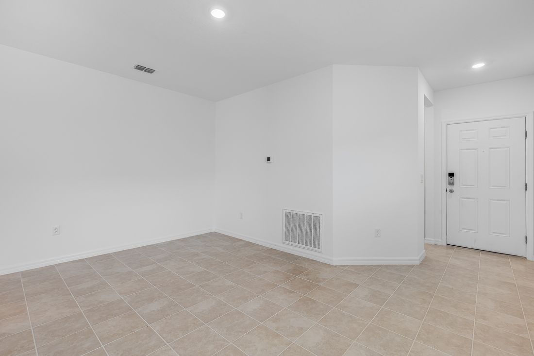 hj-fl-orlando-waterstone-spruce-lot-230-livin...