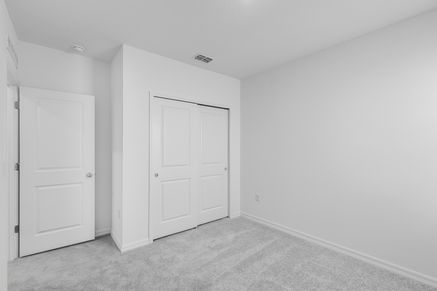 hj-fl-orlando-waterstone-spruce-lot-230-bedroom-04