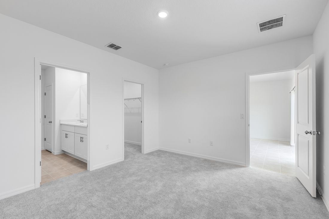 hj-fl-orlando-waterstone-spruce-lot-230-bedroom-06