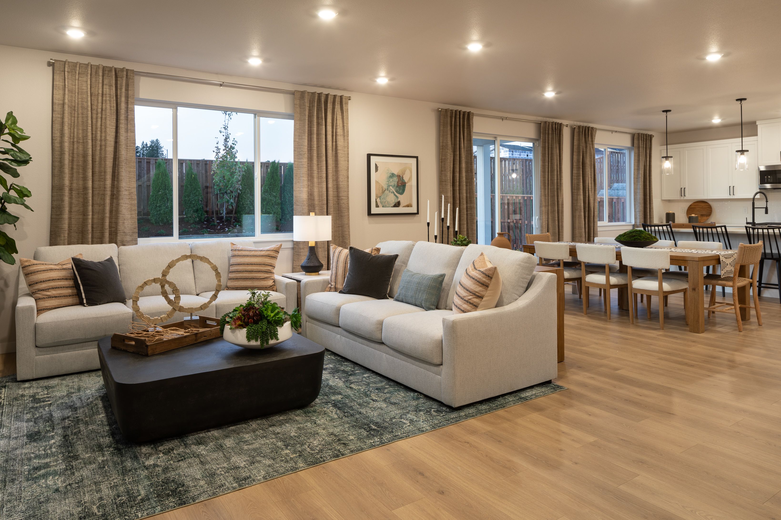 Piper Ridge Fuchsia Great Room_Dining