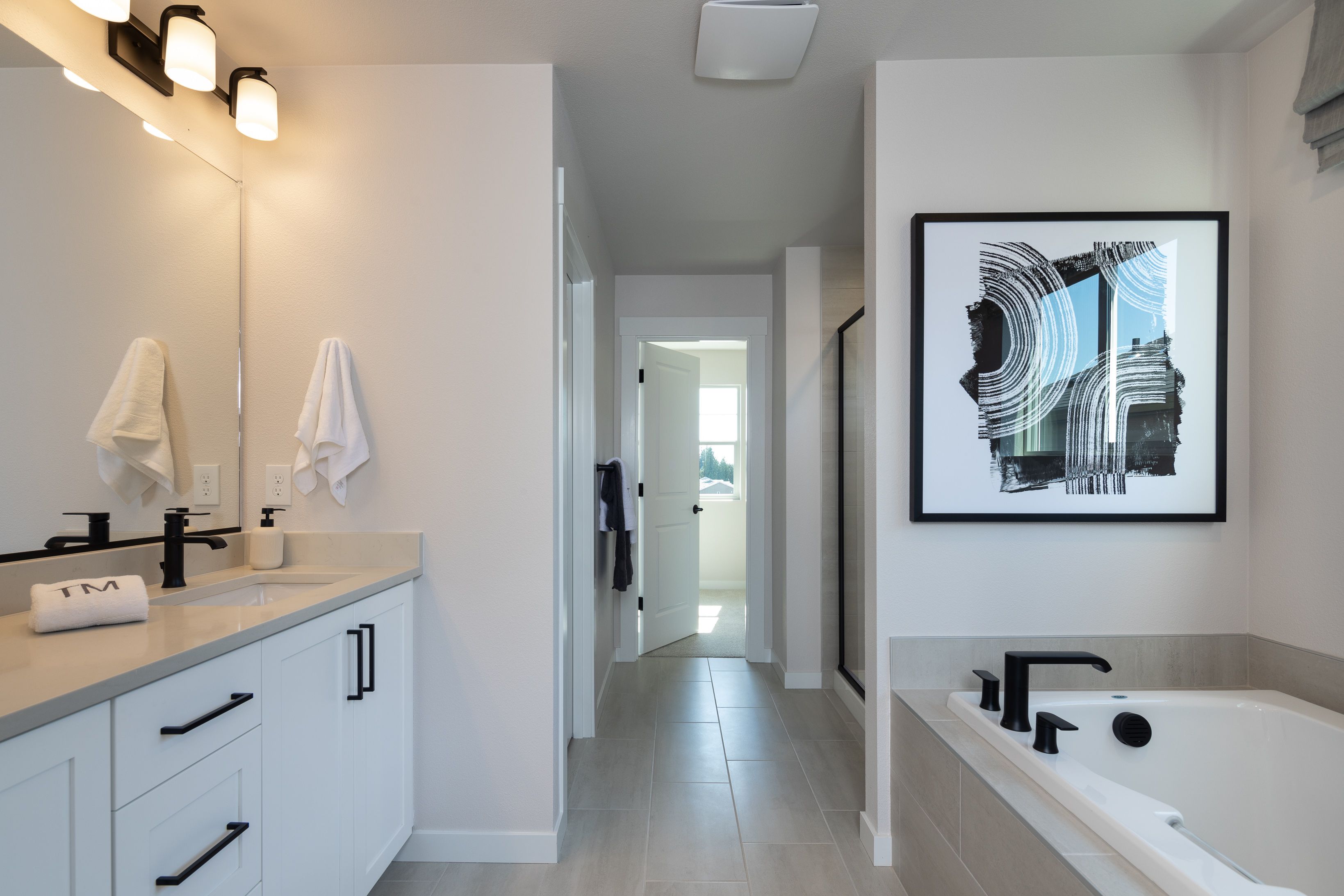 Piper Ridge Fuchsia Primary Bathroom