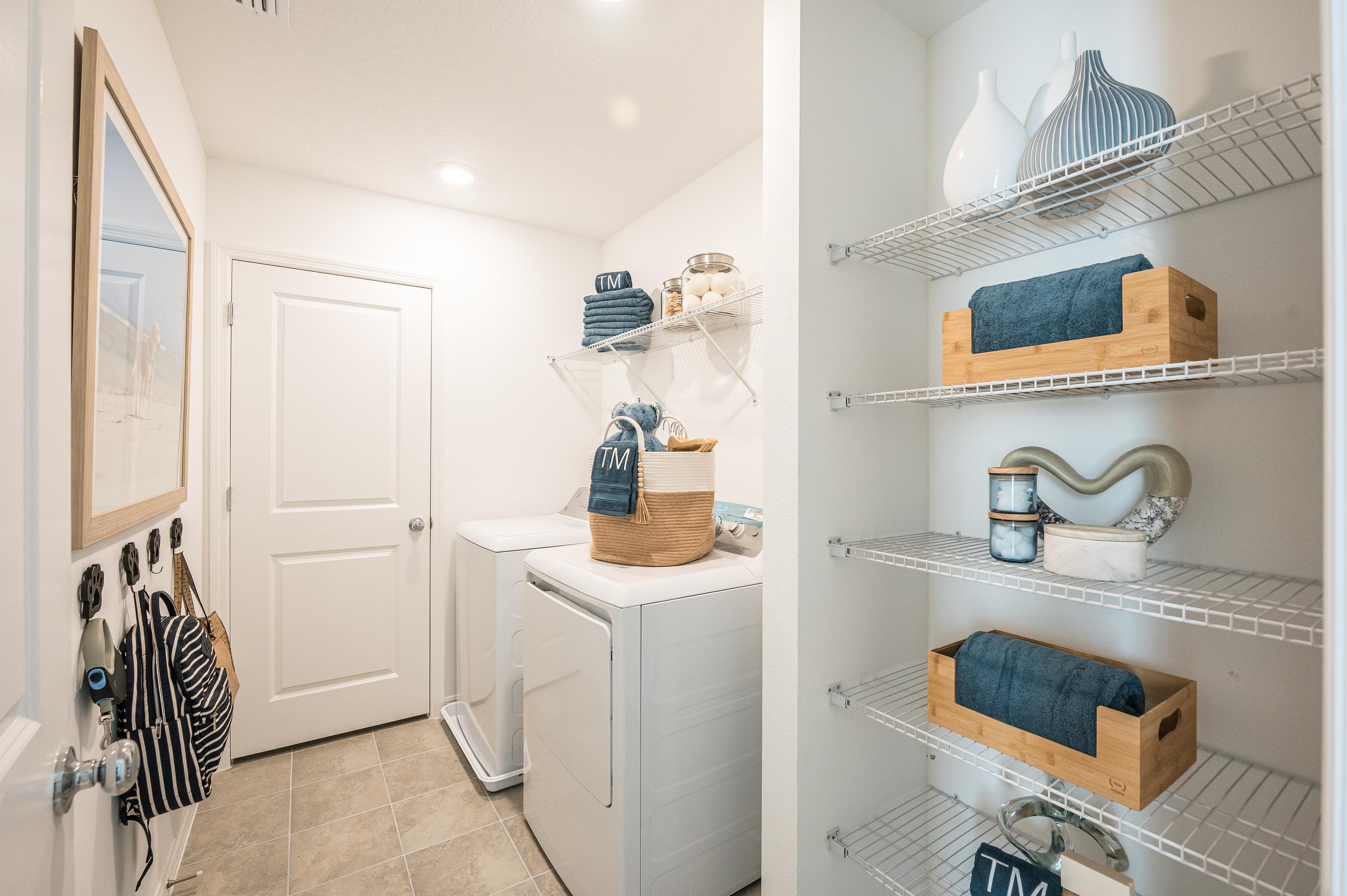 hj-fl-tampa-rc-0110-palmwind-elm-laundryroom-001