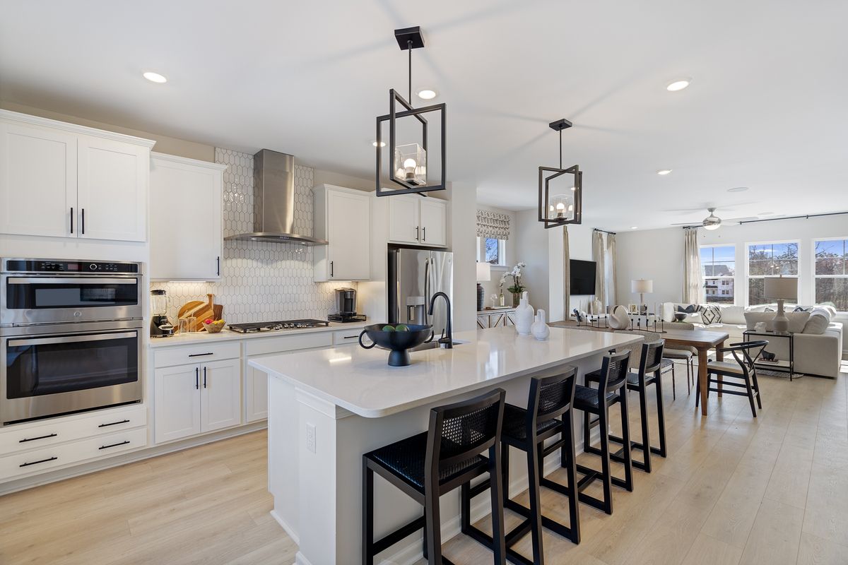 hj-nc-ral-silverstone-townes-greystone-5-kitc...