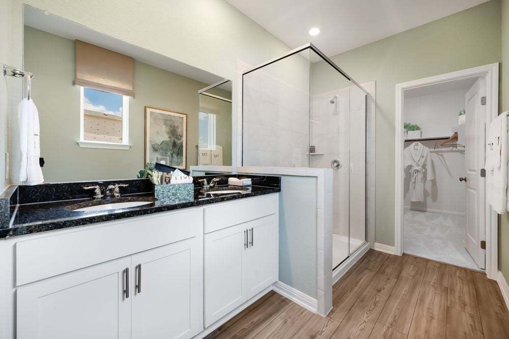 SR Hawk Primary bath