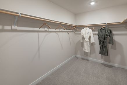 Piper RIdge Riverbend Primary Bedroom Closet