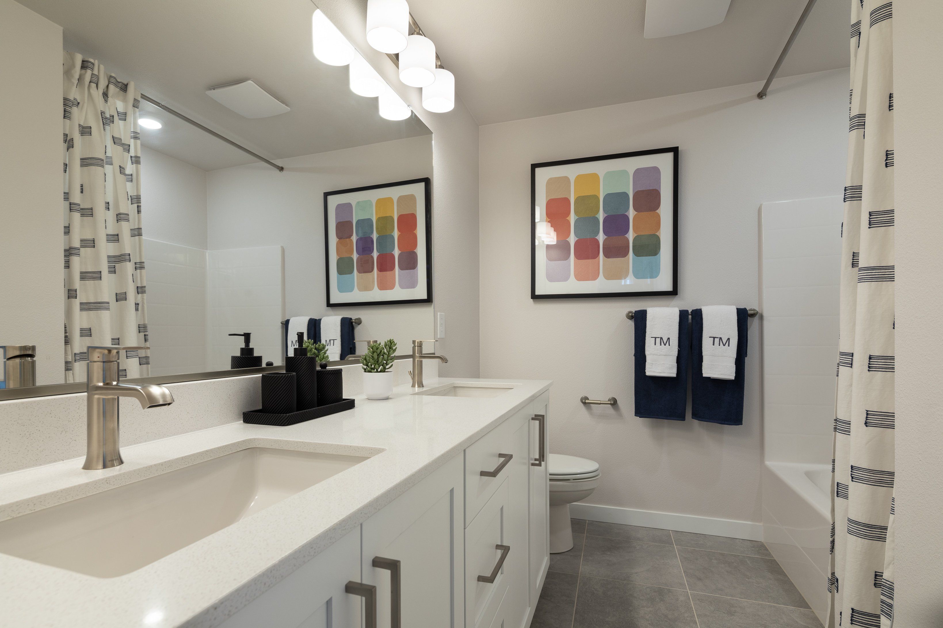 Piper Ridge Riverbend Second Bathroom