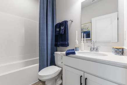 23 Hall Bathroom