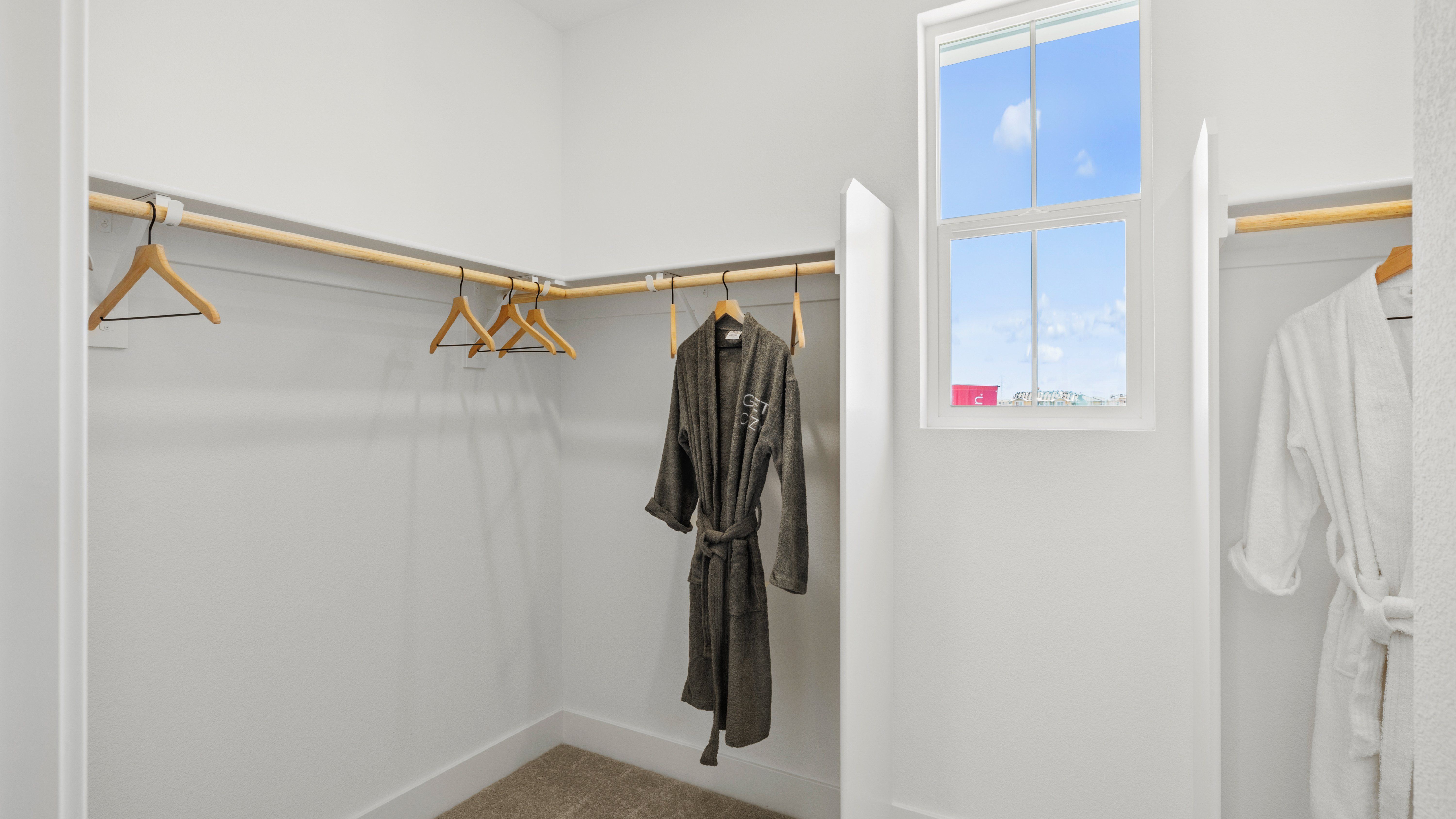 Alderwood Primary Bed Closet