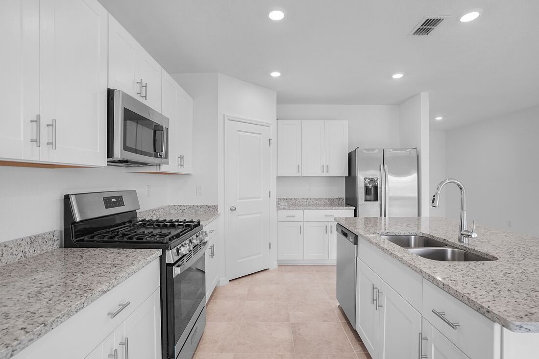 hj-fl-orlando-waterstone-azalea-lot-92-kitchen-04