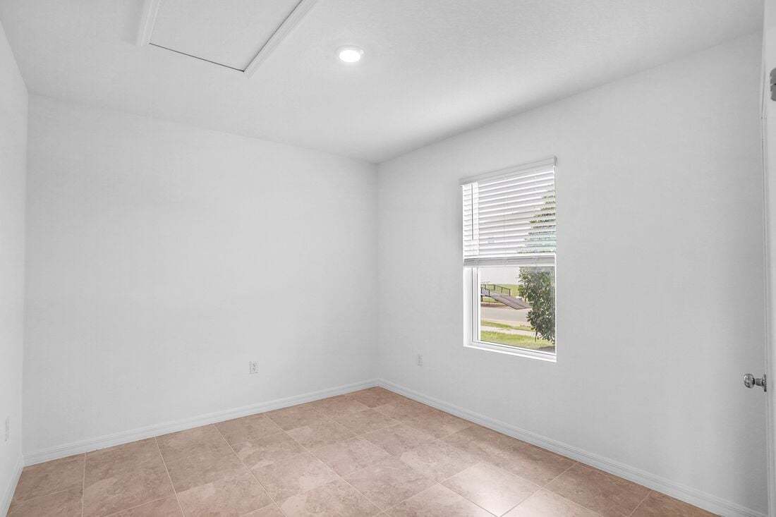 hj-fl-orlando-waterstone-azalea-lot-92-living...