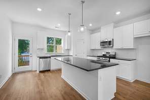 1693 Lansmere Street SW (Forsyth)