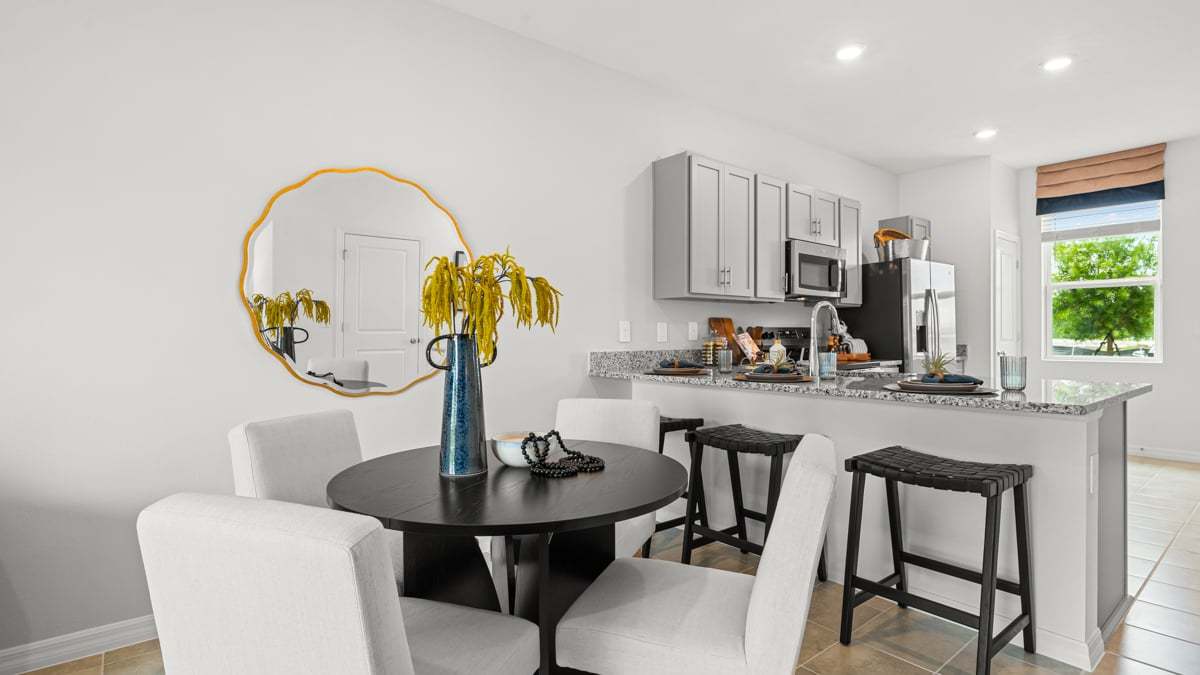 Ivy Model - The Towns at Firethorn-14 dining...