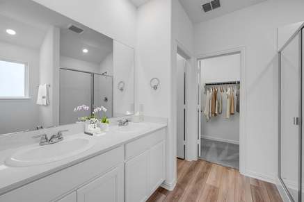 hj-tx-dallas-river-ridge-elgin-lot-18F-bathroom-04