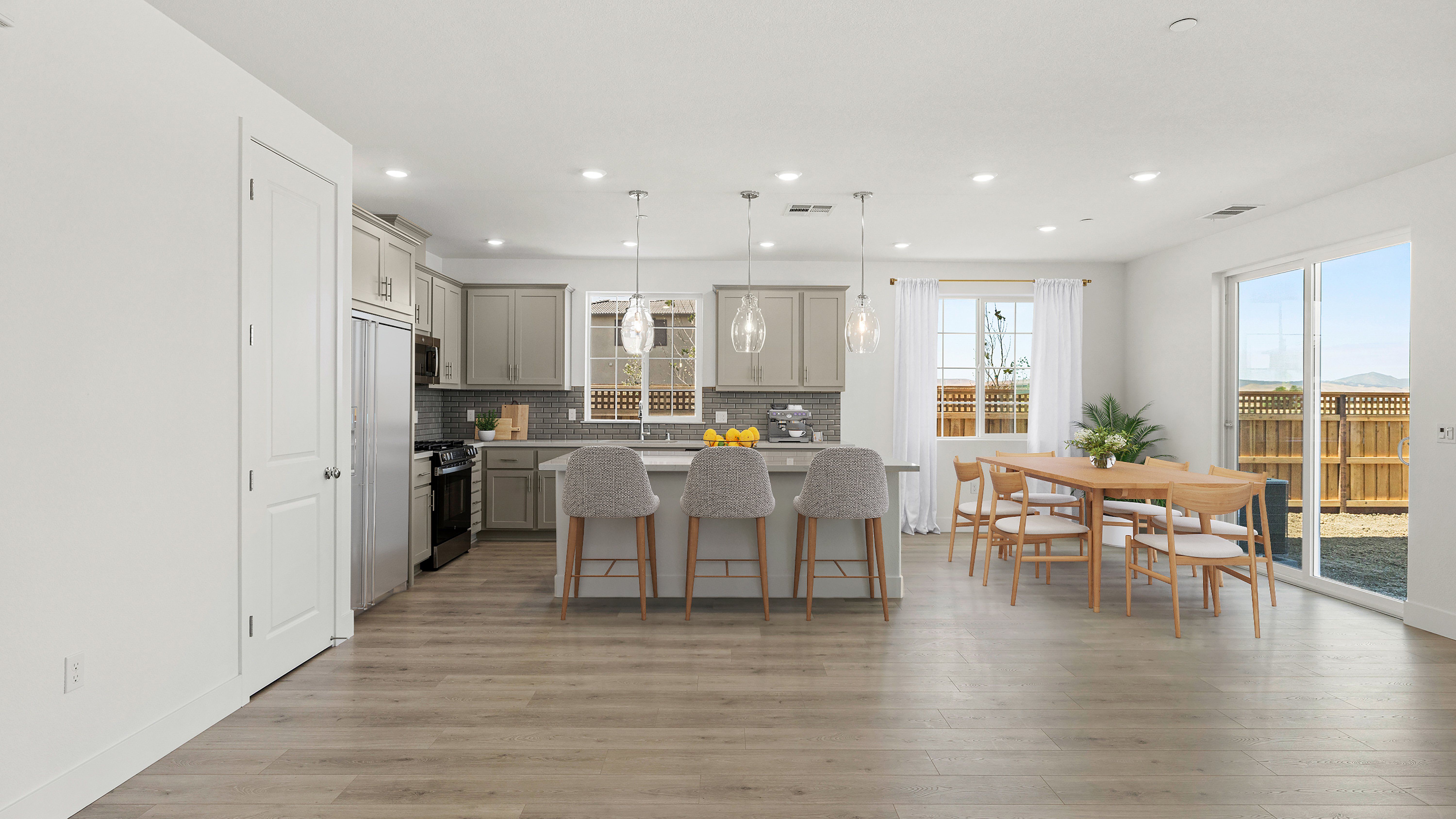 Manzanita Kitchen Dining 2