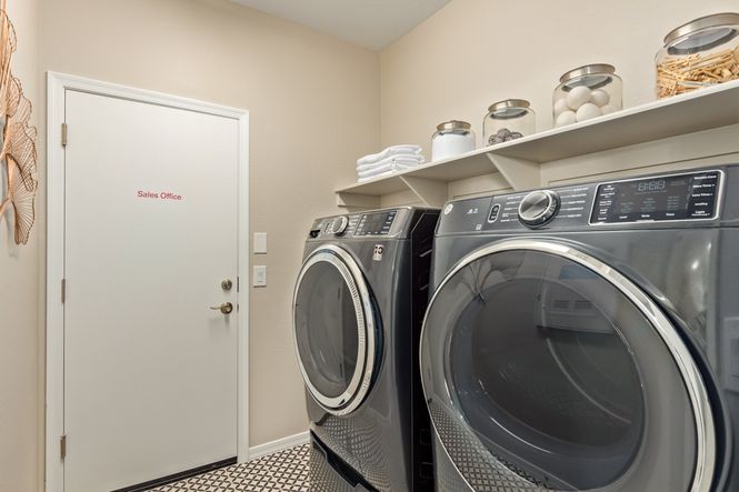 La Mira Discovery_Harlow_Laundry