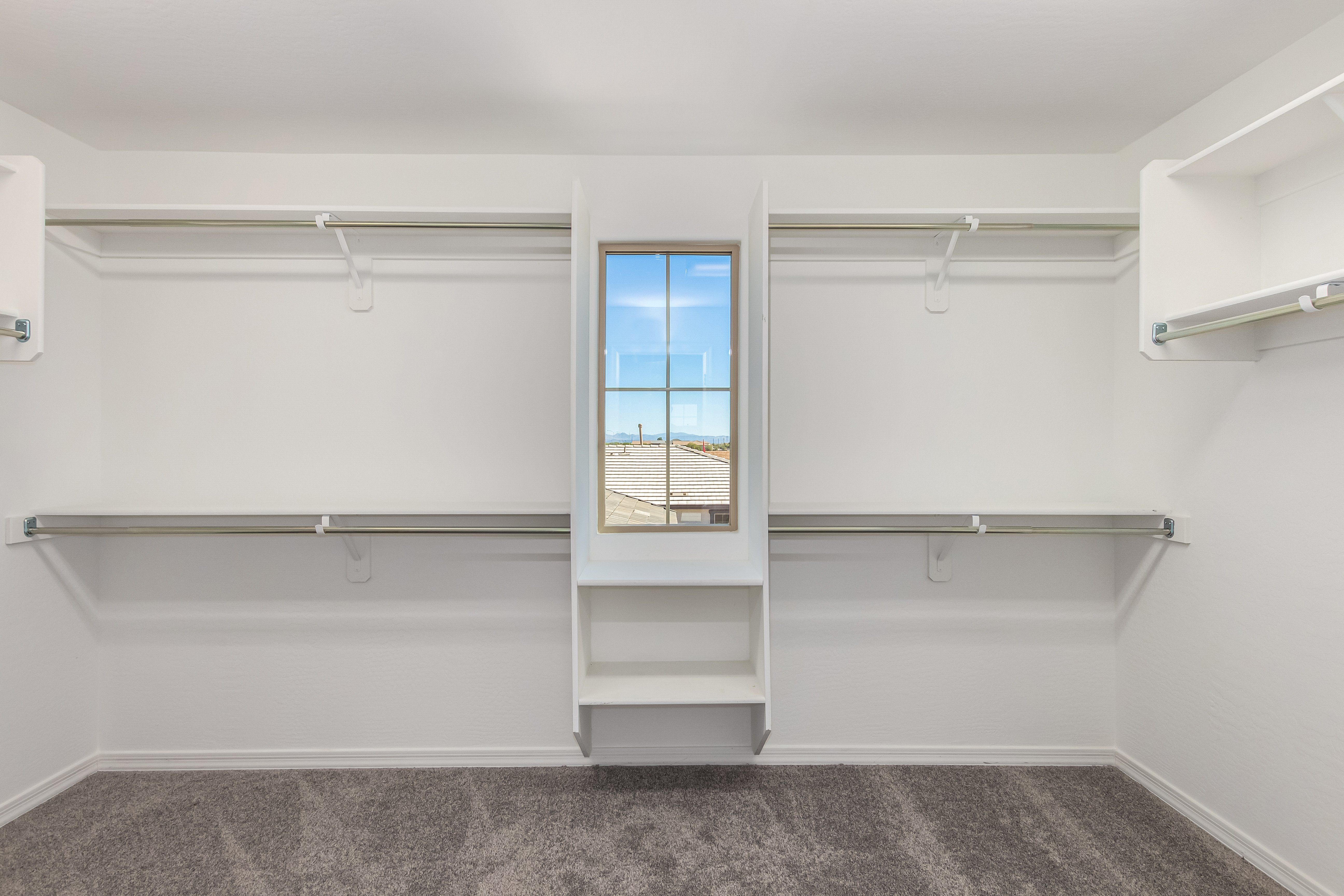 La Mira DiscoveryWedgewoodOwners WalkIn Closet