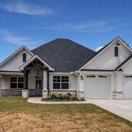 Tessa Bradley Homes LLC por Tessa Bradley Homes LLC en Longview Texas