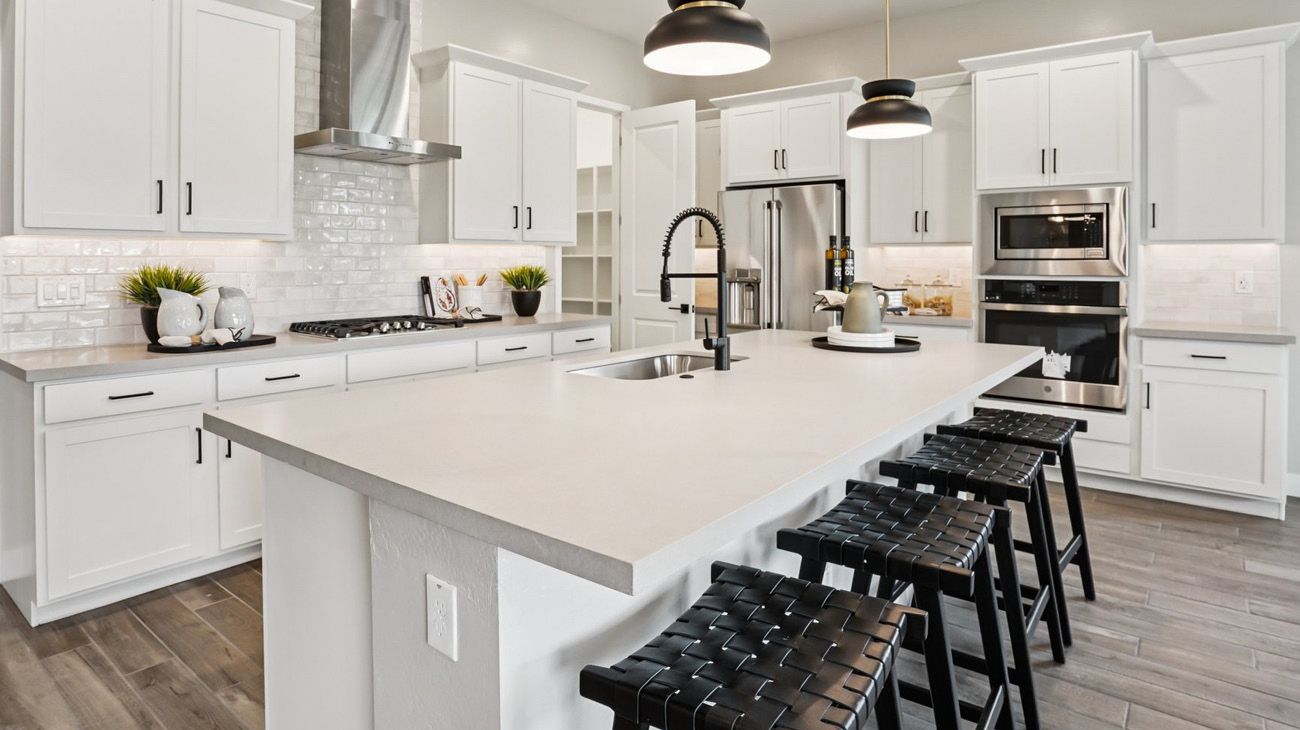 Estates at Frontera - Plan 4504 - Kitchen Island Model Photography