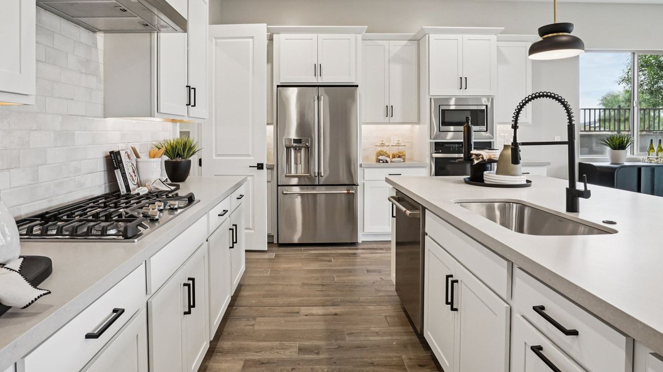 Estates at Frontera - Plan 4504 - Kitchen Space - Model Photography