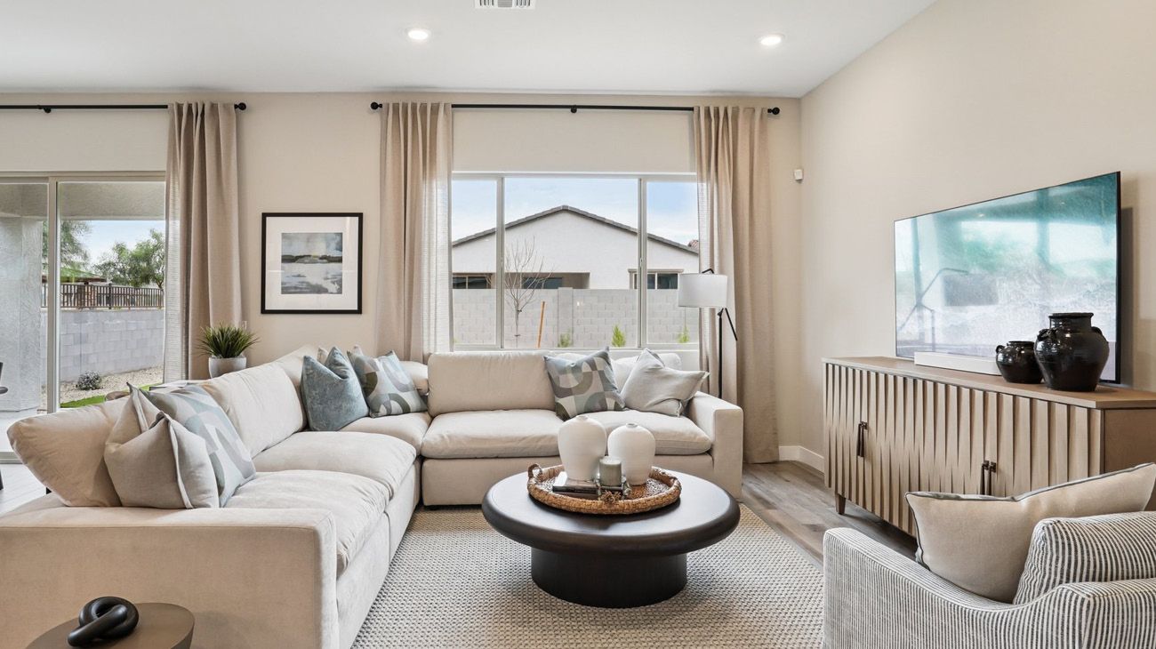 Estates at Frontera - Plan 4504 -Interior Great Room 0- Model Photography