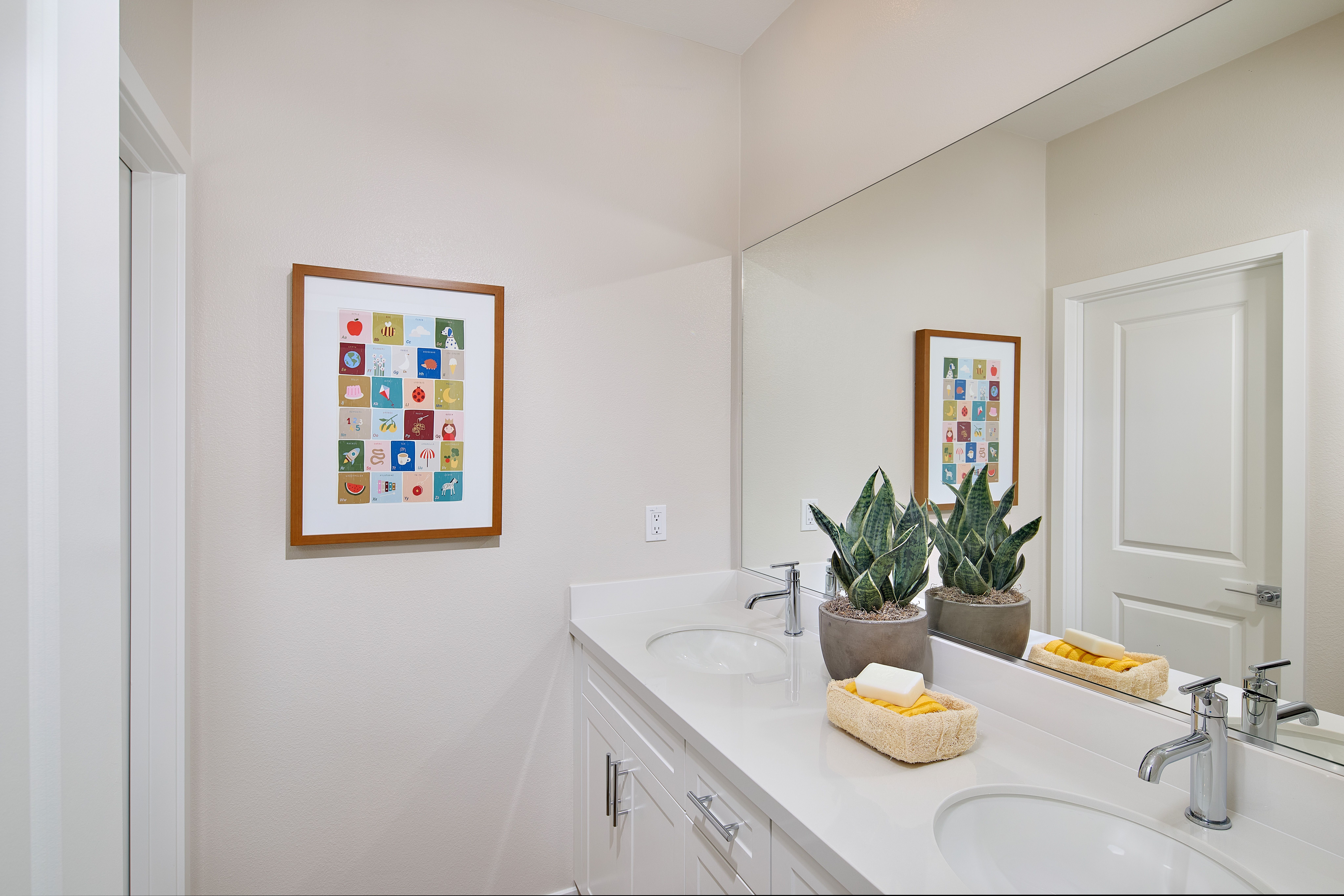 12634 Hampton Ave. Eastvale, CA 92880