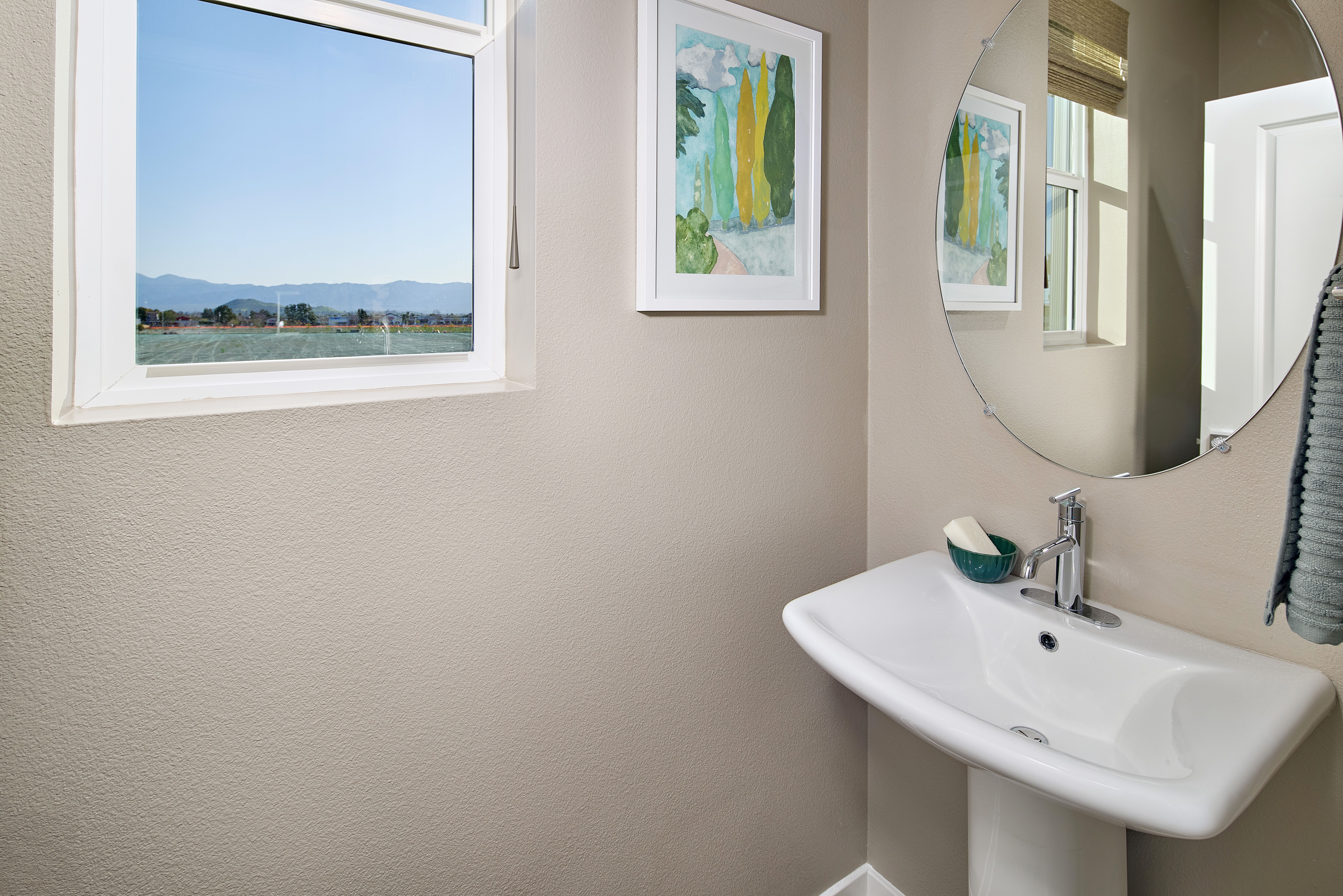 12634 Hampton Ave. Eastvale, CA 92880