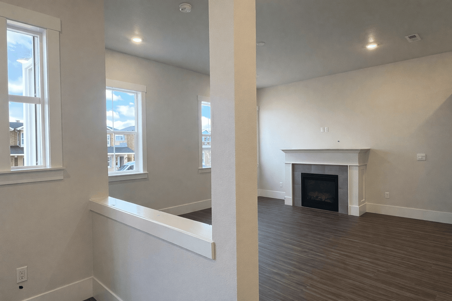 casa en The Centre at Kingston Terrace por Risewell Homes